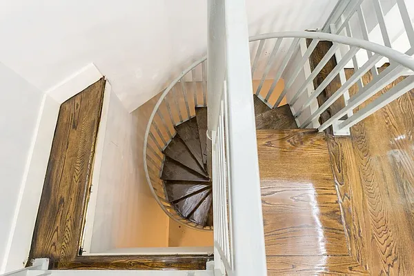 Rented by Loyal Realty NY Corp | media 10