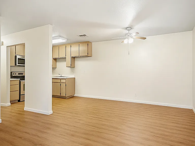 351 N Kirby St #2 — Photo 11