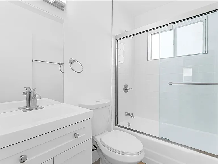 6615 Franklin Ave. — Photo 7