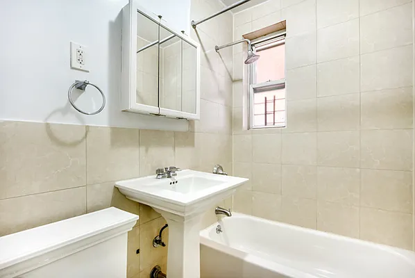 Rented by Compass | media 23