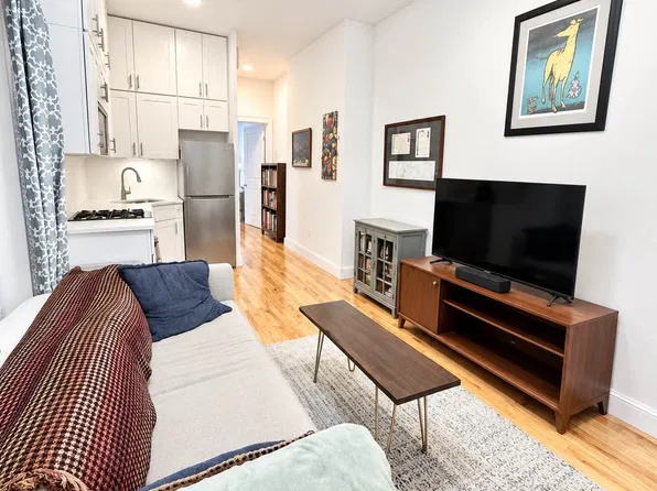 294 West 92nd Street image 1 of 10