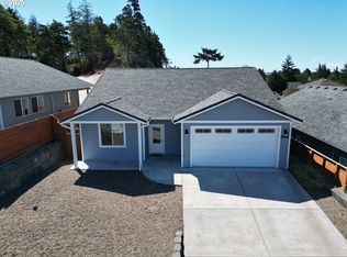 1966 34th St, Florence, OR 97439