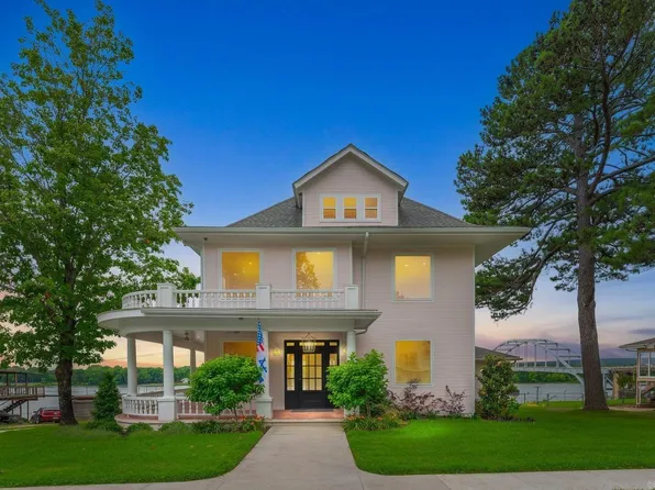 601 W River St, Ozark, AR 72949