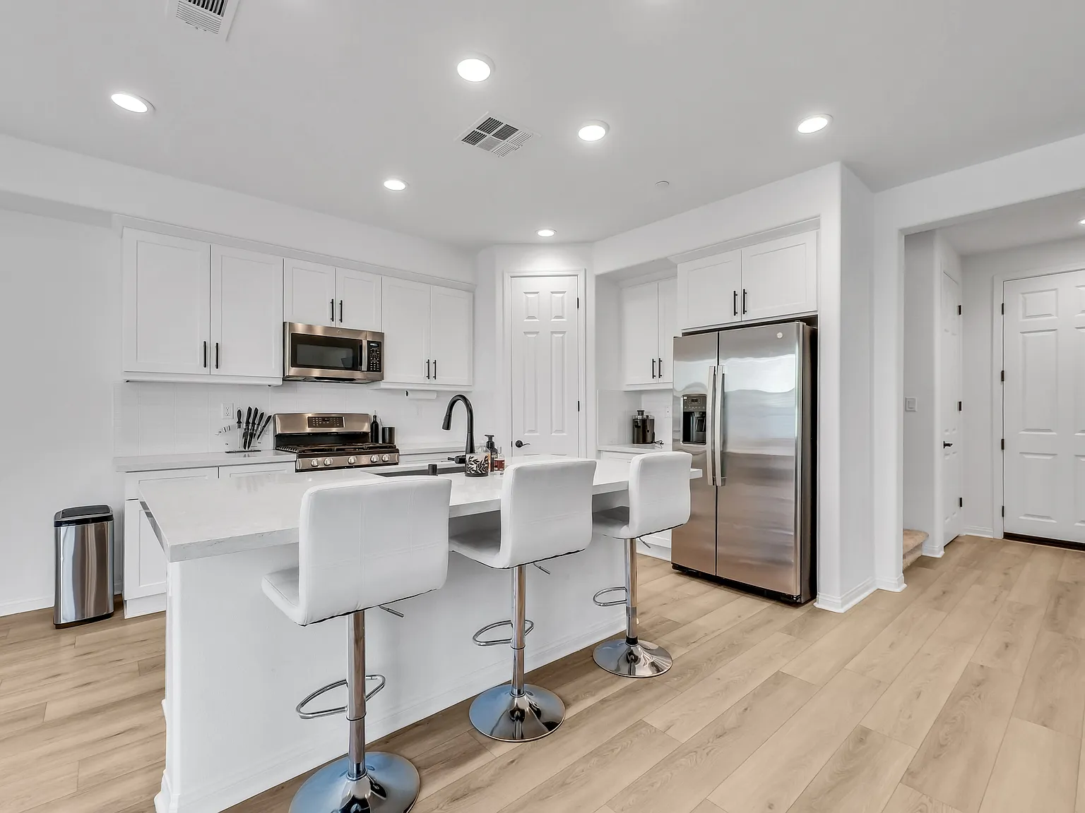 24047 Ashton Rd — Photo 4