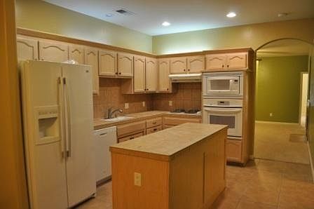 3rd image of 216 Villa Elegante Dr