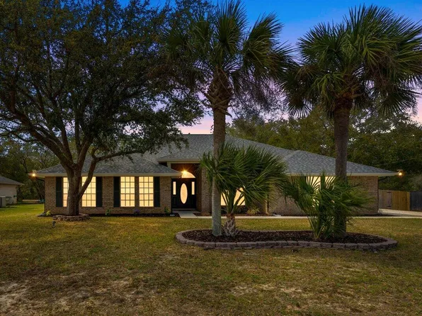 2071 Hawthorne Dr, Navarre, FL 32566