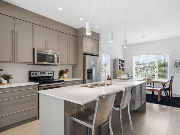 5305 E 32nd Ave SW #2101, Calgary, AB T3E 8A2