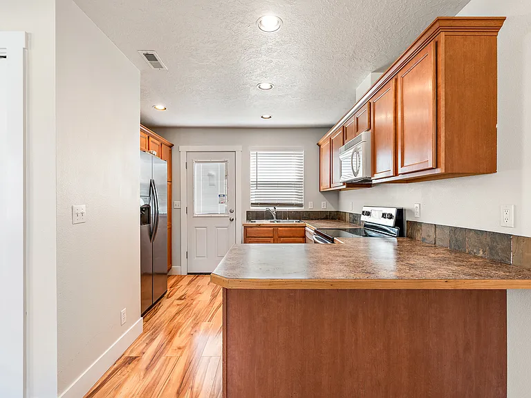 1701 S Robert St — Photo 8