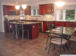 19 Memorial Rd, Marlboro, NJ 07746