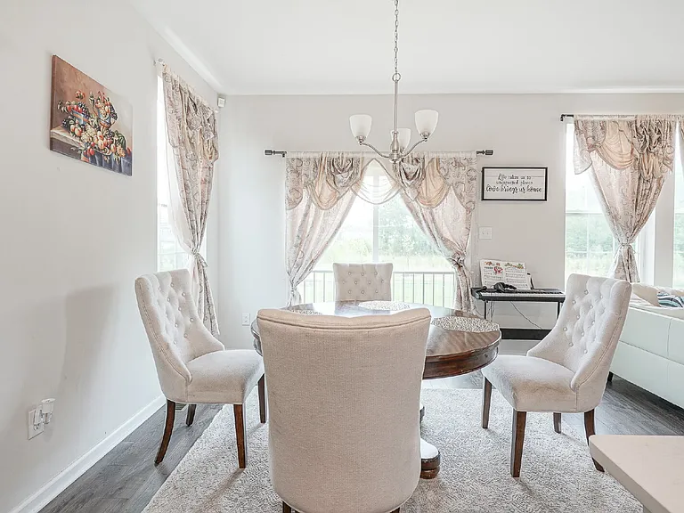 32 Westmont Dr #1 — Photo 5