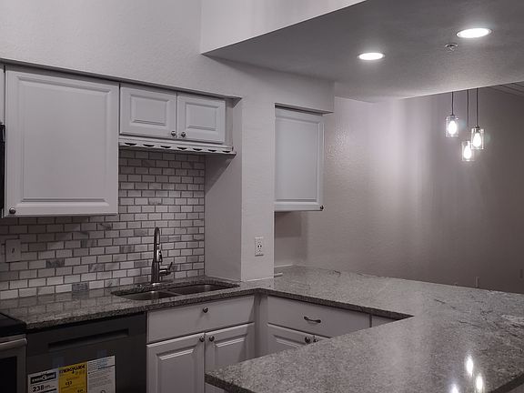 2nd image of 2410 W Azeele St Unit 219