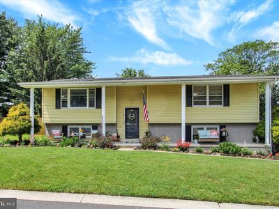 18 Pine Ln, New Oxford, PA, 17350