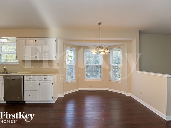 5th image of 9742 Coventry Ct