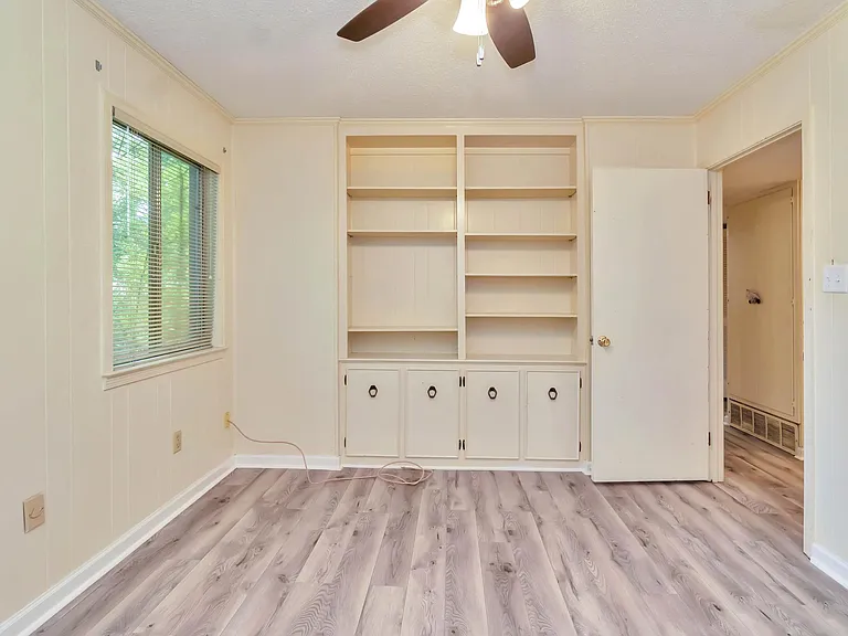2420 Price St #B — Photo 7