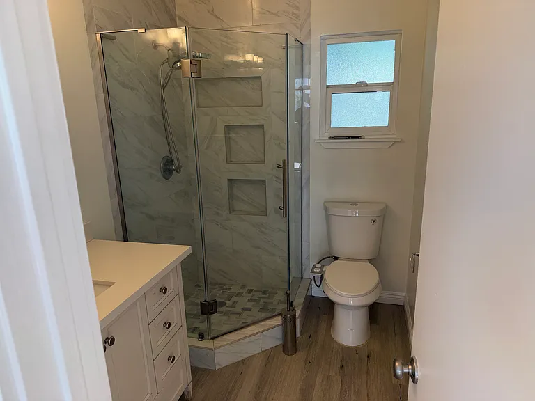 500 N Hill Ave — Photo 4