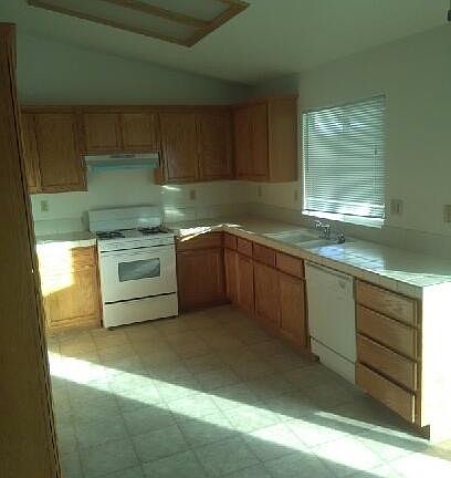 4th image of 16053 Sitting Bull St