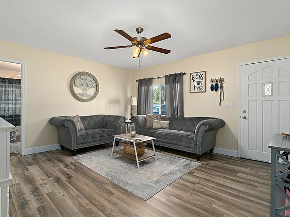 3rd image of 350 SE Dalva Avenue