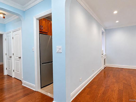 2nd image of 21 Barstow Road #1L
