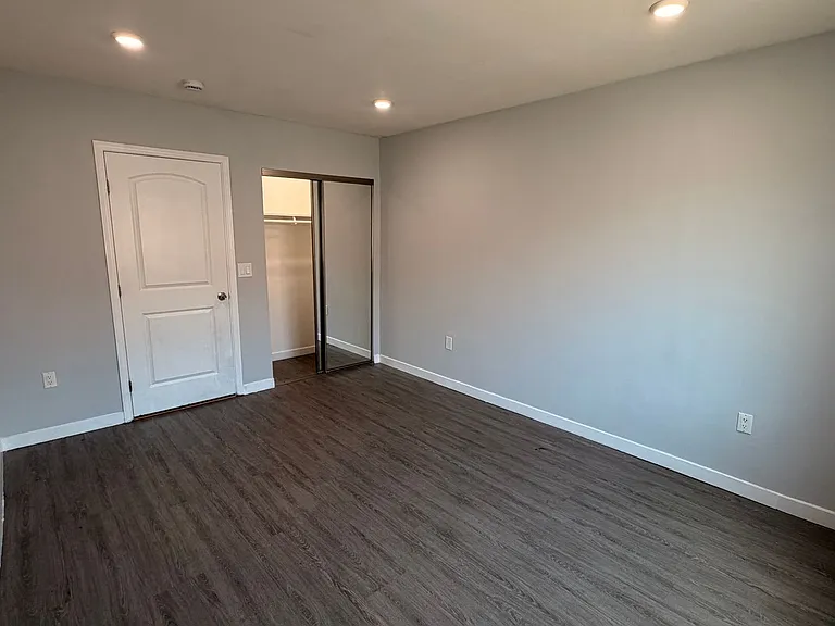 6222 S West Blvd — Photo 13