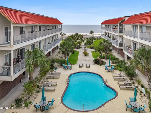 1453 E Beach Blvd APT 303, Pass Christian, MS 39571
