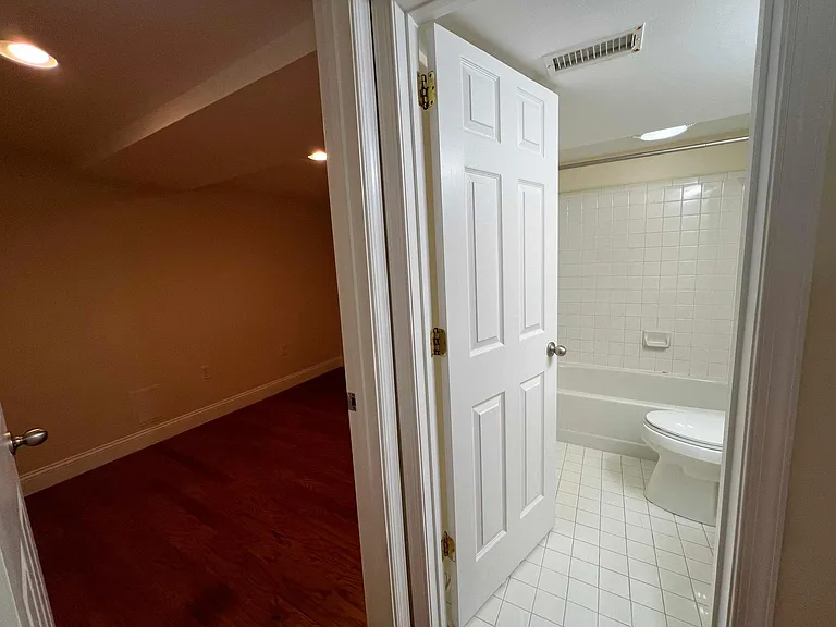 4717 Arlington Blvd — Photo 30