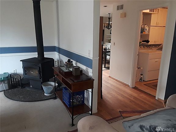 3rd image of 7519 211th St E