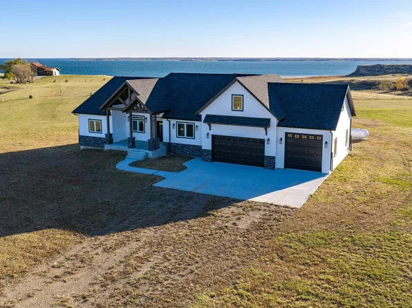 1265 42l Ave NW, Garrison, ND 58540
