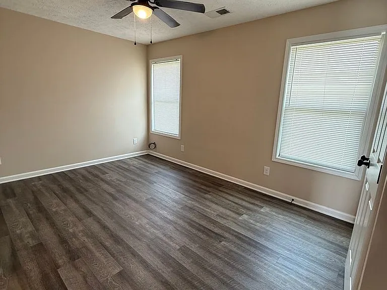 100 Crestview Dr — Photo 7