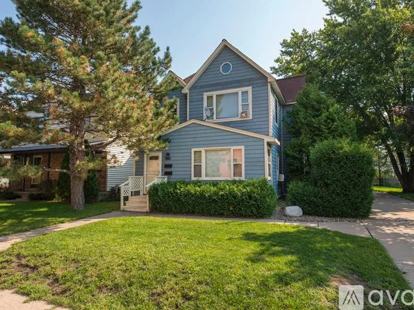 2911 Grand St NE #2, Minneapolis, MN 55418