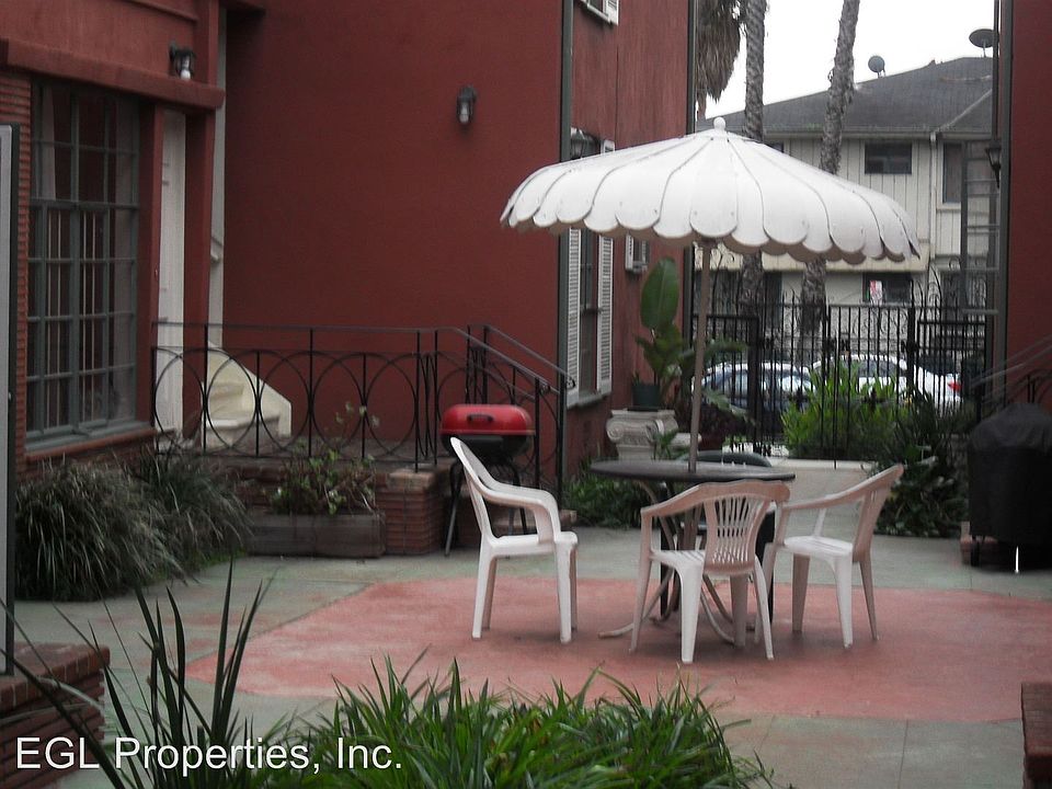 2nd image of 1831 N Harvard Blvd APT 3