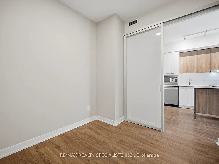 5105 Hurontario St #308 — Photo 18