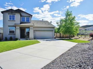 565 Carson Pass Ct, Sparks, NV