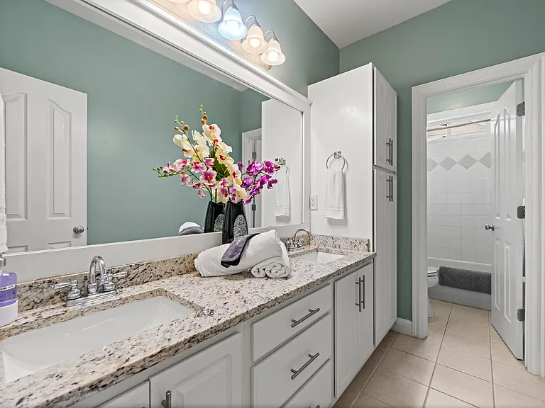 3410 Burdett Ct — Photo 13