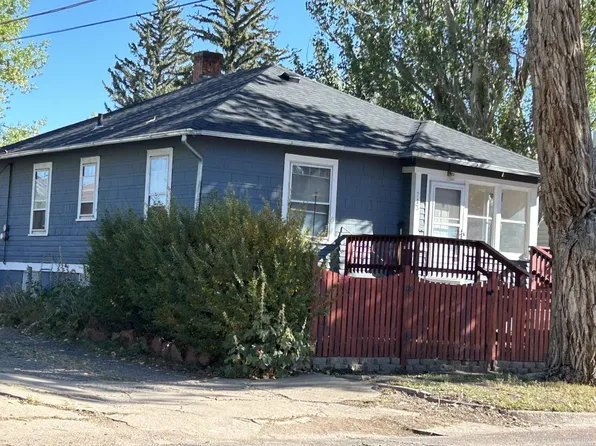 713 Steele St, Laramie, WY 82070