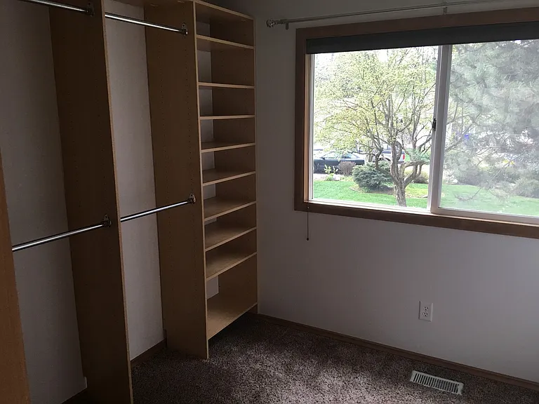 606 W Elwood Ct — Photo 6