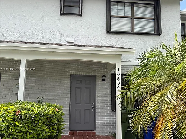10609 NW 8th St — Photo 2