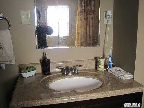 5th image of 54 Needle Ln