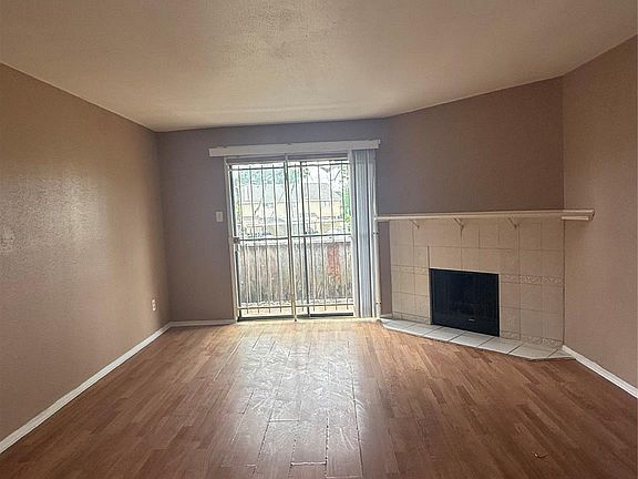 3rd image of 8323 Wilcrest Dr APT 17002