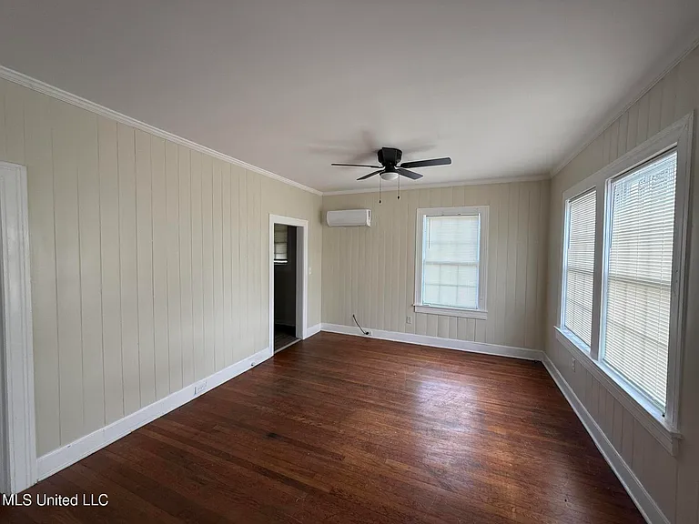 1202 E Fortification St #1 — Photo 4