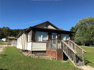 2518 Montana Ave, Hurricane, WV 25526