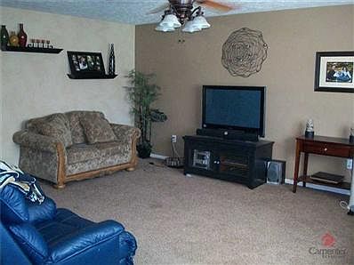 3rd image of 5039 Haywood Ln