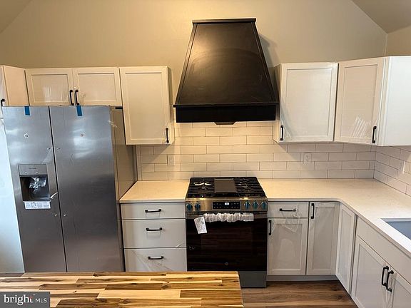 5th image of 129 Oak Ave