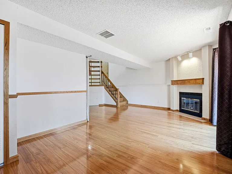 7567 Liberty Bell Dr — Photo 10