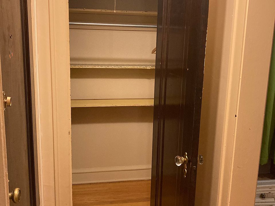 2nd image of 5654 N Saint Louis Ave #1
