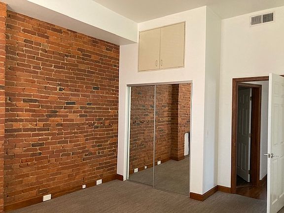 5th image of 2121 Saint James Ave