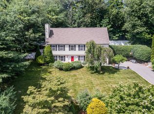 25 N Lake Shore Dr, Brookfield, CT 06804