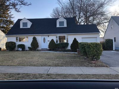 18 Bryce Ave, Glen Cove, NY, 11542