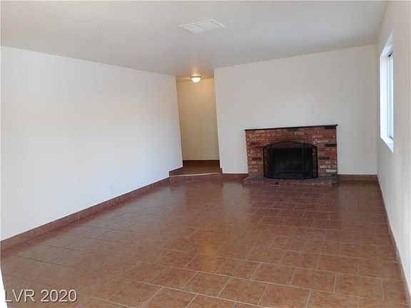 5th image of 642 Betty Ln