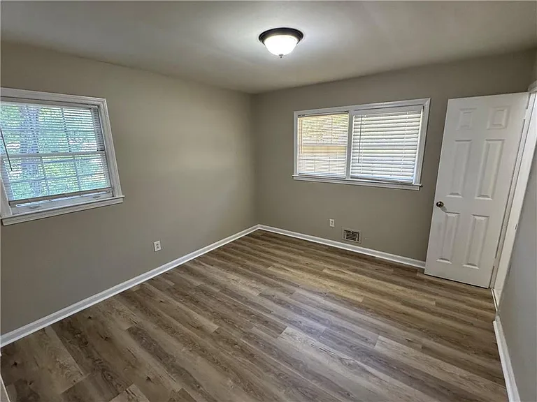 5594 Laurel Ln NW — Photo 22