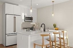 5th image of 100 Lincoln St #304